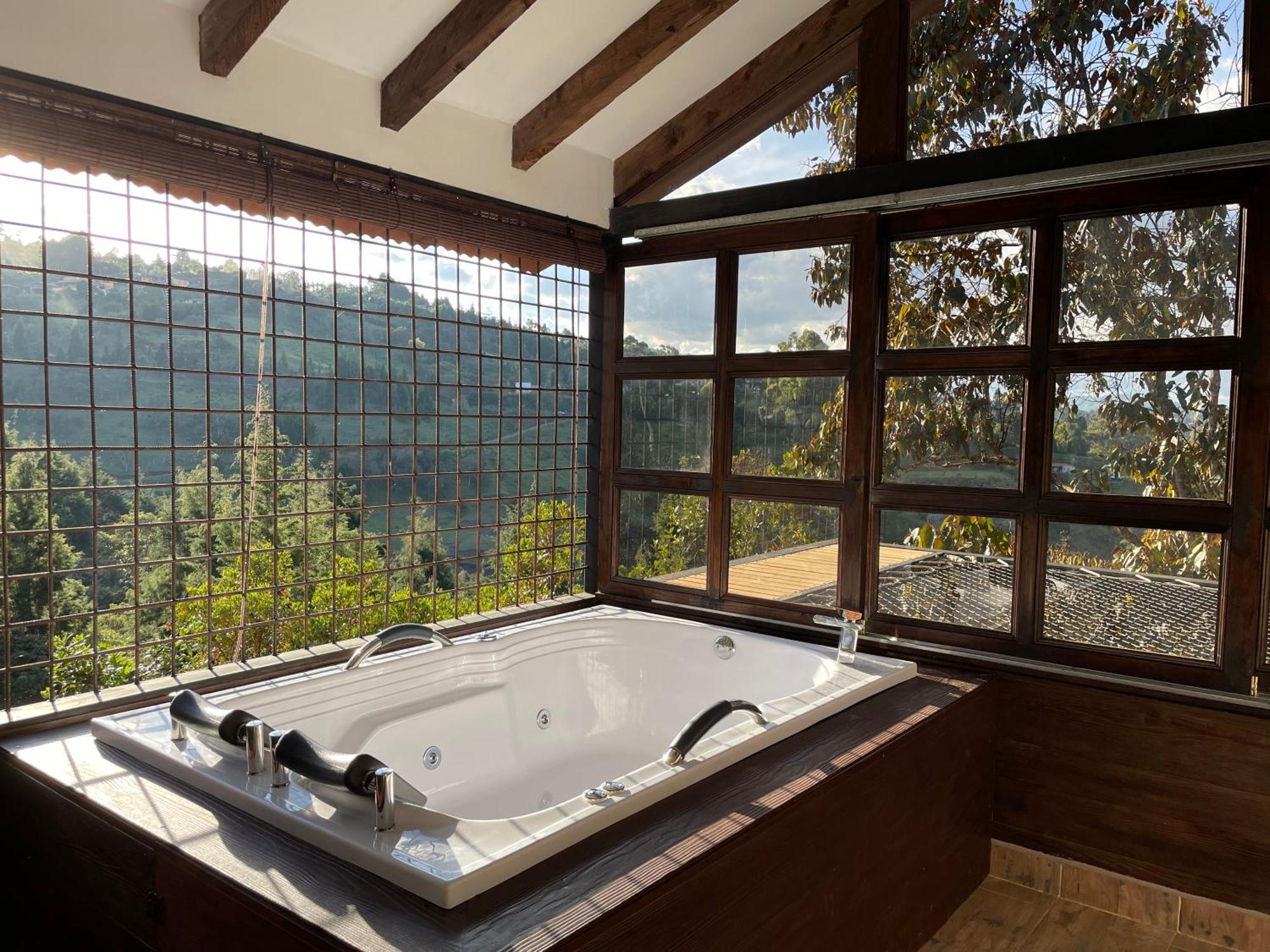 Tahami Con Jacuzzi Cerca Al Aeropuerto Guarne